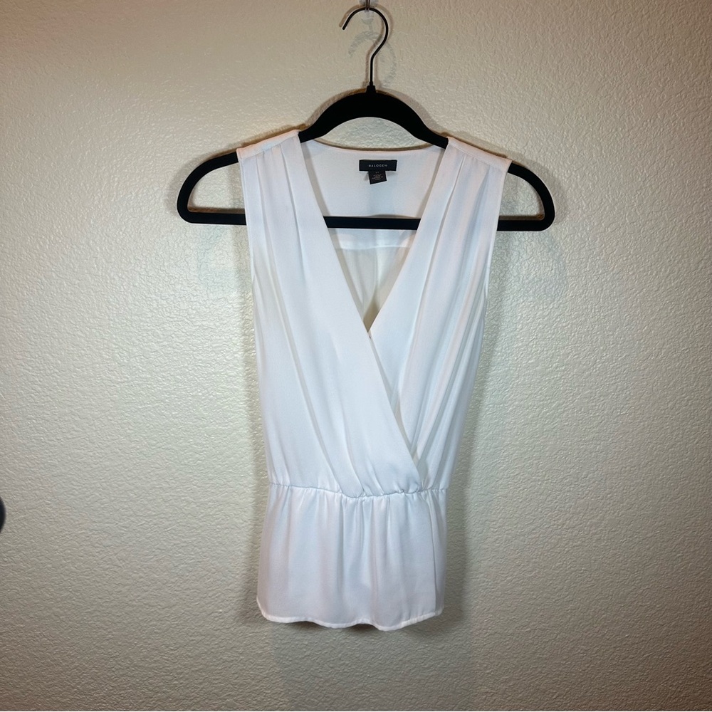 Nordstrom HALOGEN White Sleeveless V-Neck Blouse w/ Elastic Waist - XS